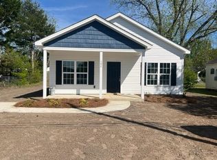 107 Twin City St, Dunn, NC 28334