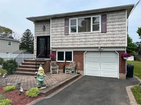 91 Nassau Street, Islip Terrace, NY 11752