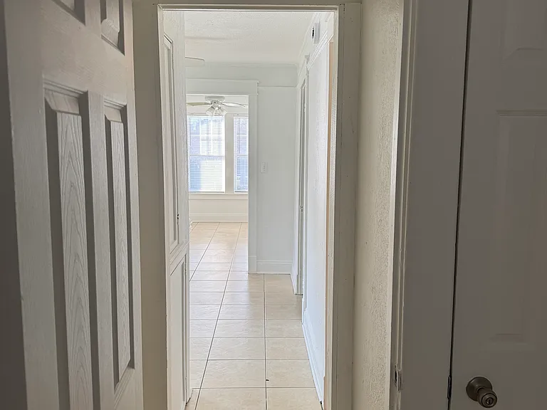 241 W Princeton St — Photo 13