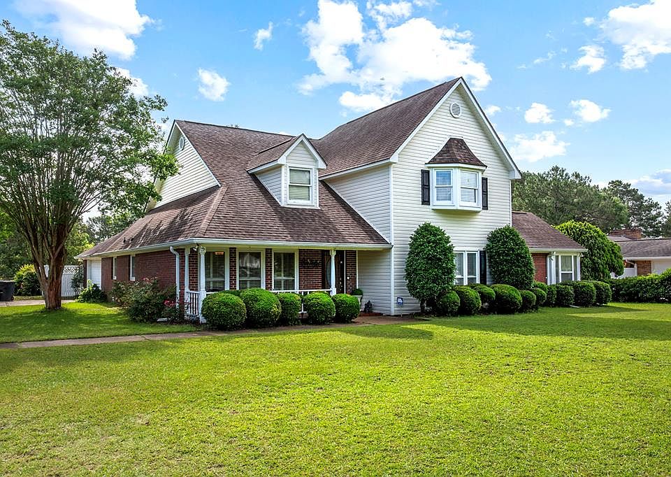 1st image of 107 Pebble Beach Dr