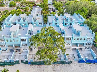 824 SE 12th Ct, Fort Lauderdale, FL 33316