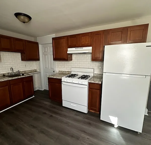 1094 S Common Rd — Photo 6