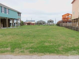 147 Ocean Shores Dr, Crystal Beach, TX 77650