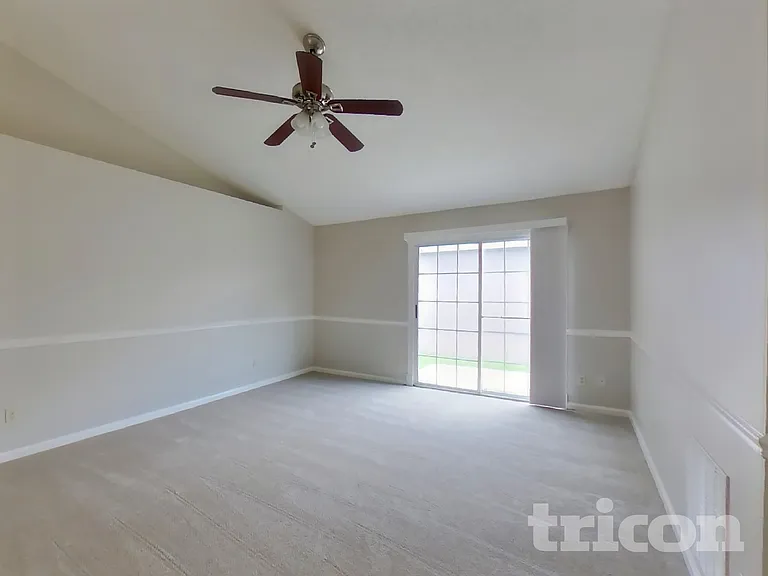 1854 Mackenzie Ct N — Photo 3