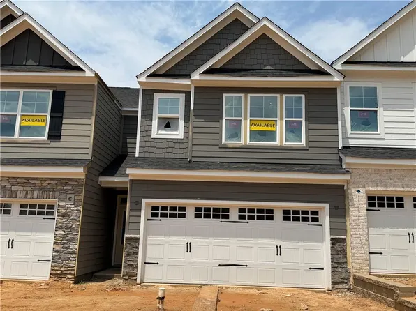 8 Trace Blf, Dawsonville, GA 30534