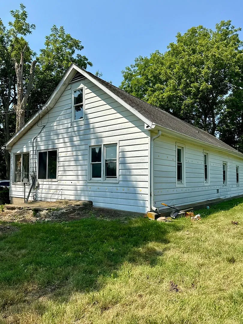 Beautifully Renovated Country Home on 2 Acres Just Outside West Lafayette! — Photo 3