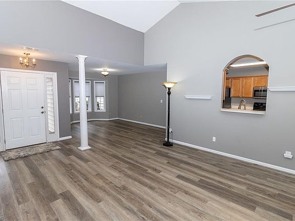 4th image of 3905 Pepperbush Dr