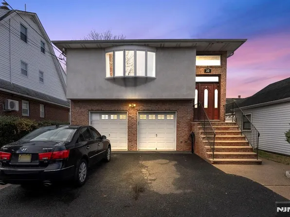 32 Hayward Pl, Wallington, NJ 07057