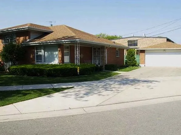 8940 Ozark Ave, Morton Grove, IL 60053
