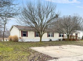 9337 Garrett Trail Dr, Newport, MI 48166