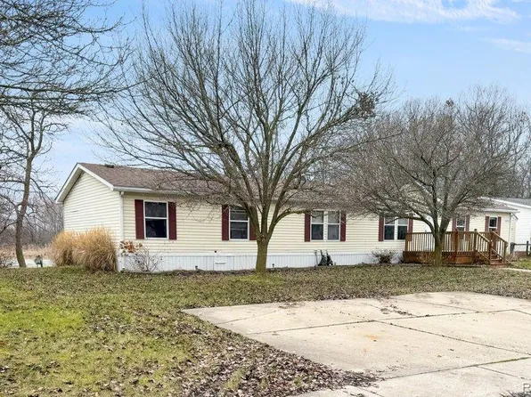 9337 Garrett Trail Dr, Newport, MI 48166