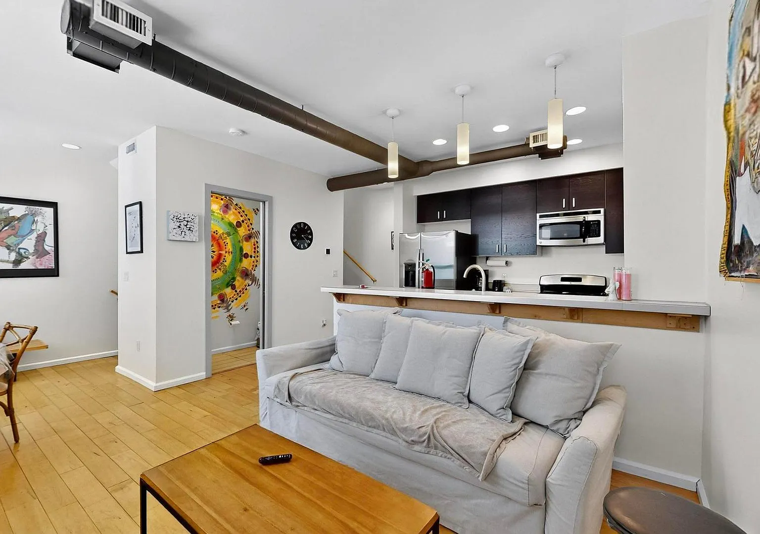 1 bed, 1.5 bath, 1033 sqft, $1,800 — Photo 1