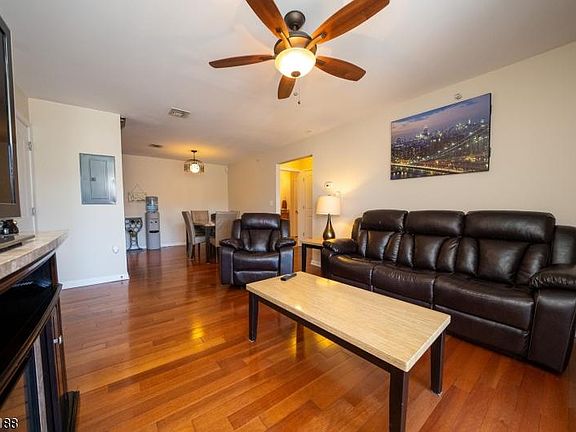 3rd image of 555 Grant St Unit 303