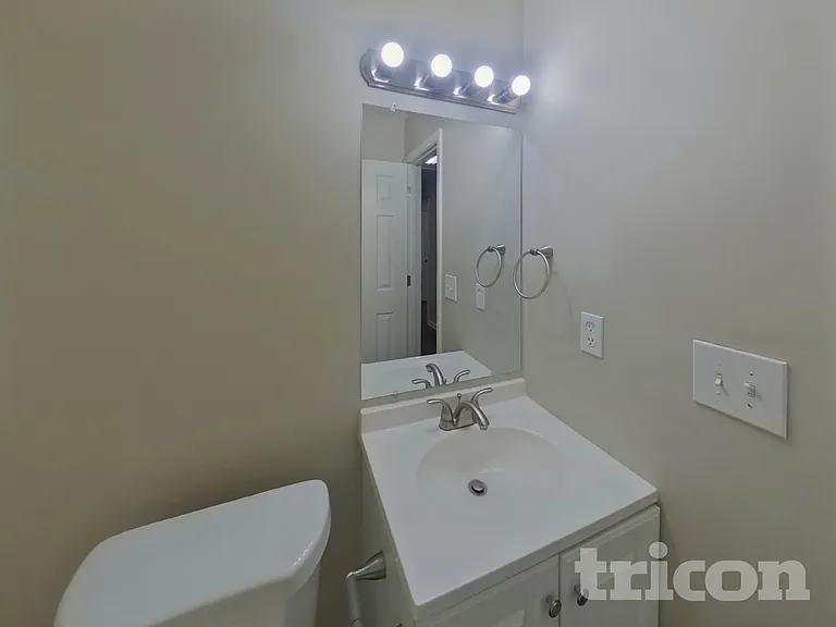 705 Continental Dr — Photo 11