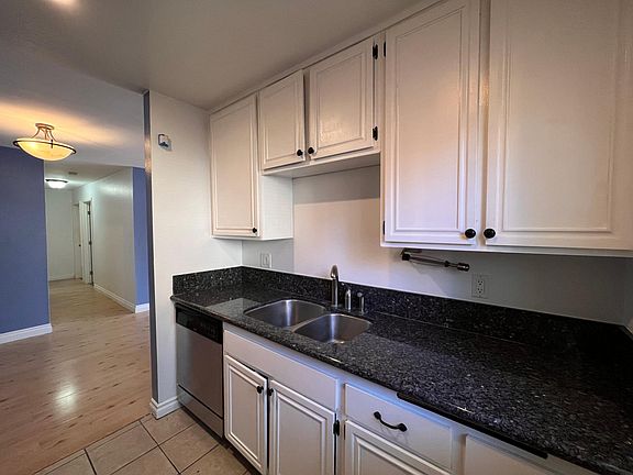 4th image of 1068 Cabrillo Park Dr #1068