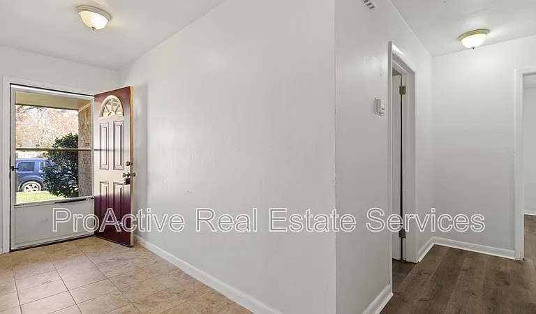 3201 Bruno Dr — Photo 4