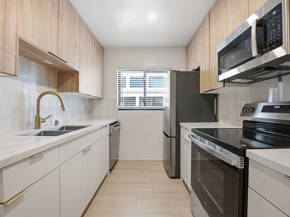 1st image of 4553 North Ave #4549.5