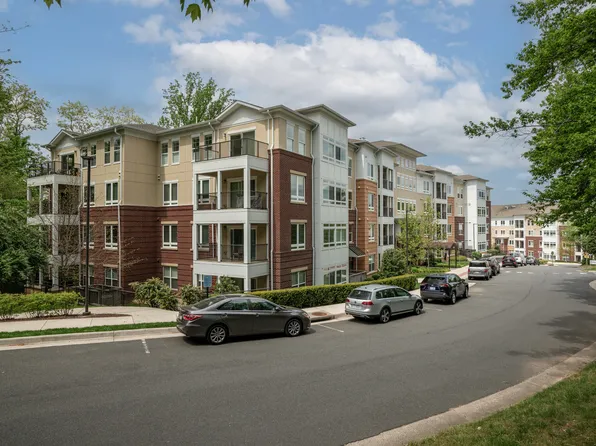 9450 Silver King Ct #307, Fairfax, VA 22031