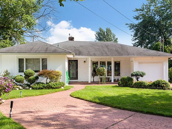 2nd image of 927 Beth Ln