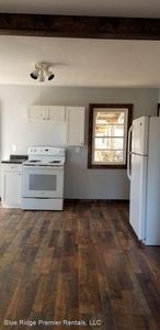 60 Oak Dr, Franklin, NC, 28734