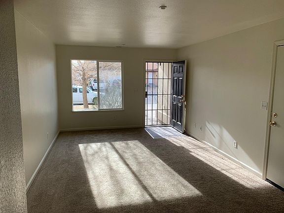 2nd image of 865 Sunny Ln Unit B