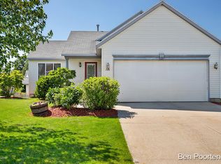 725 Splitrail Ave NW, Grand Rapids, MI 49504