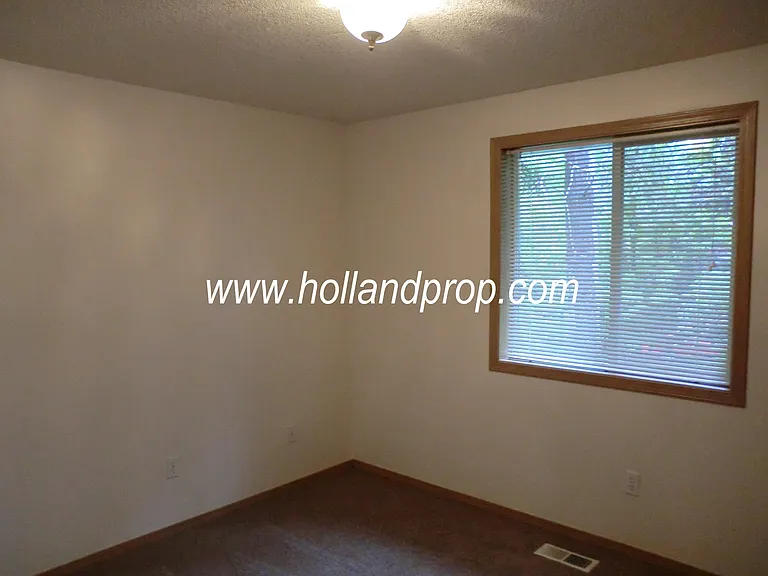 17229 SE Julie Pl — Photo 8