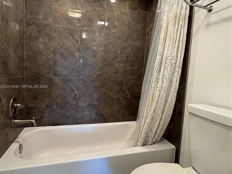 2160 SW 16th Ave #416 — Photo 28