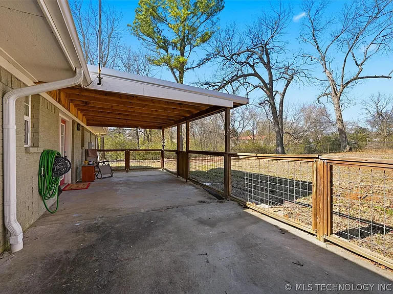 805 Harkey St — Photo 28
