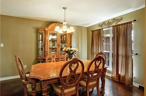 5th image of 10181 Lake Forest Dr