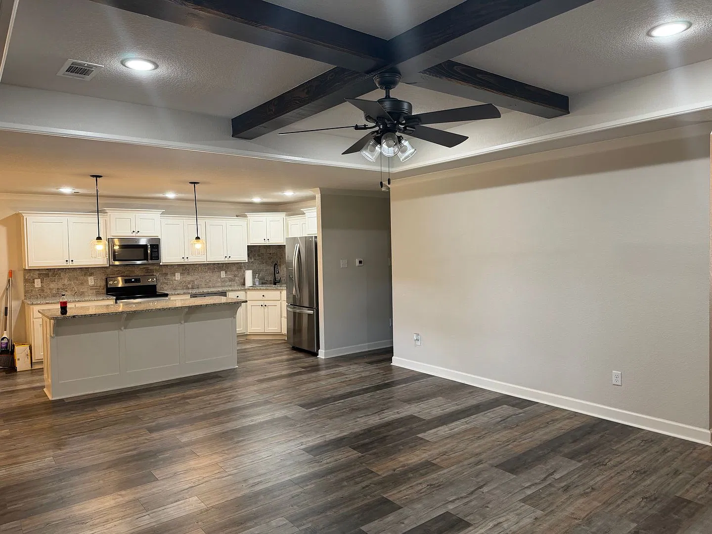 Beautifully maintained 3-Bed, 2-Bath Home with Fenced-in Backyard and Covered Patio — Photo 3