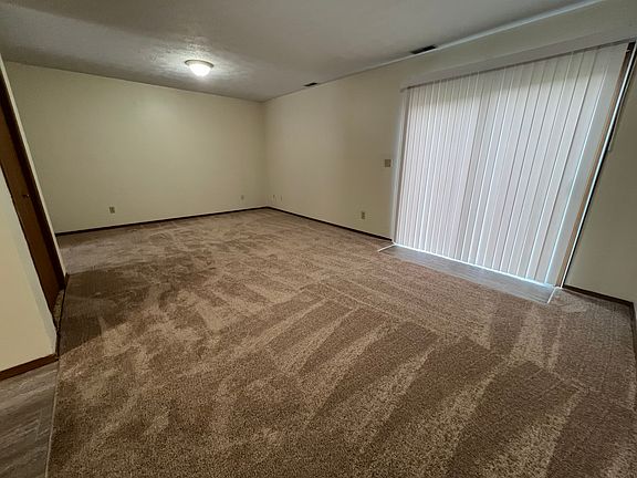 4th image of 401-418 Sevilla Dr #413