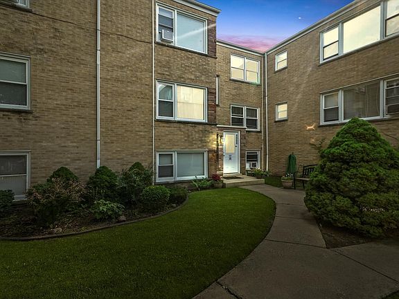2nd image of 4968 N Menard Ave APT 303