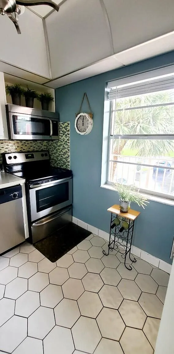 1 bed, 1.5 bath, 775 sqft, $1,450 — Photo 4
