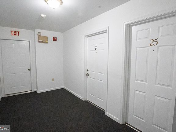 5th image of 620 Manatawny St APT 25