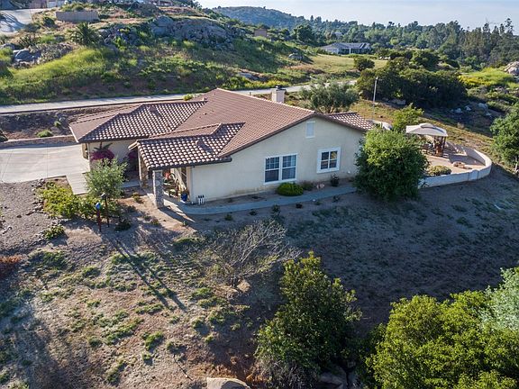 2nd image of 3137 Duck Pond Ln