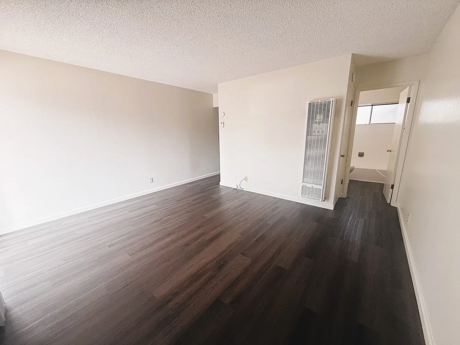 Studio, 1.0 bath, 350 sqft, $1,895 — Photo 3