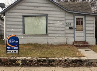 216 7th St NE, Devils Lake, ND 58301