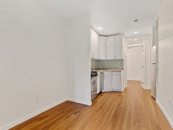 3rd image of 89 Christopher St APT 20