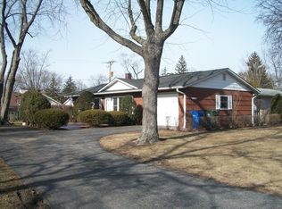 514 Hazelwood Ln, Glenview, IL
