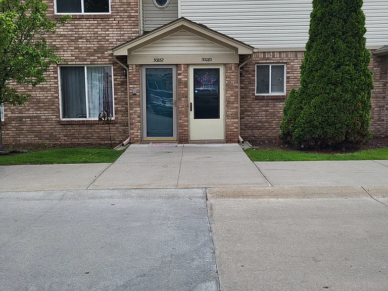 30282 Wedgewood Cir #50 — Photo 1