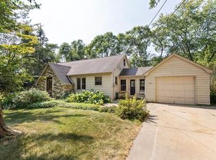 4065 N 135th St, Brookfield, WI 53005