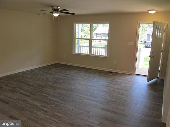 4th image of 151 Loretta Dr