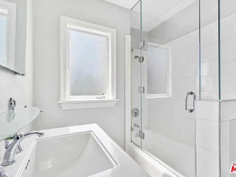 920 Westbourne Dr #9 — Photo 10