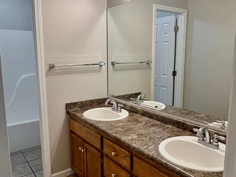 2105 Sheffield Dr — Photo 19