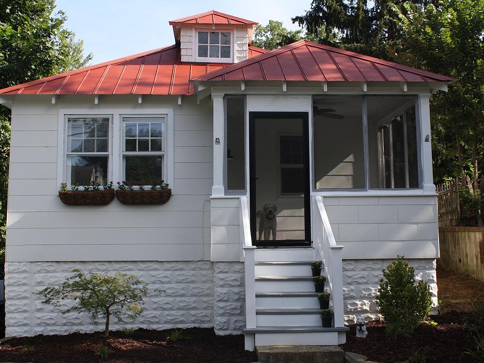 1st image of 30 Woodlawn Ave