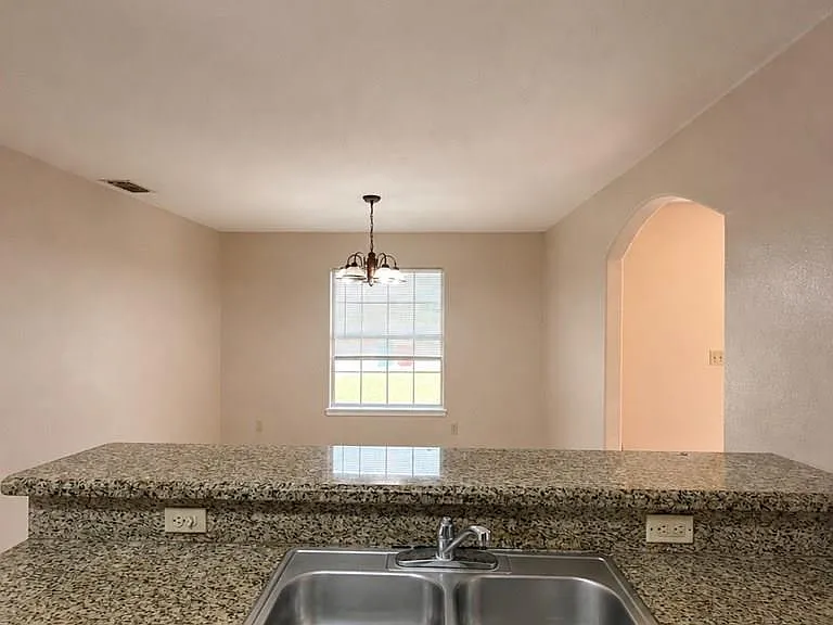 1372 Guadalupe Cir — Photo 5