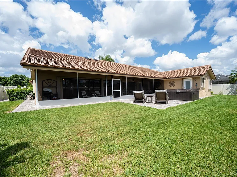 1654 Farmington Cir — Photo 20