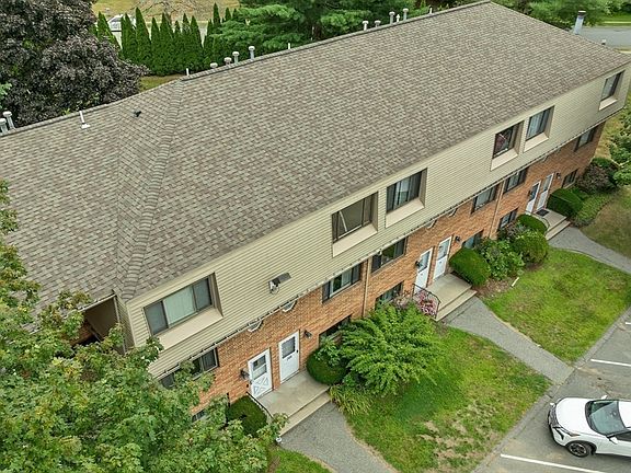 3rd image of 204 Farrwood Dr #204