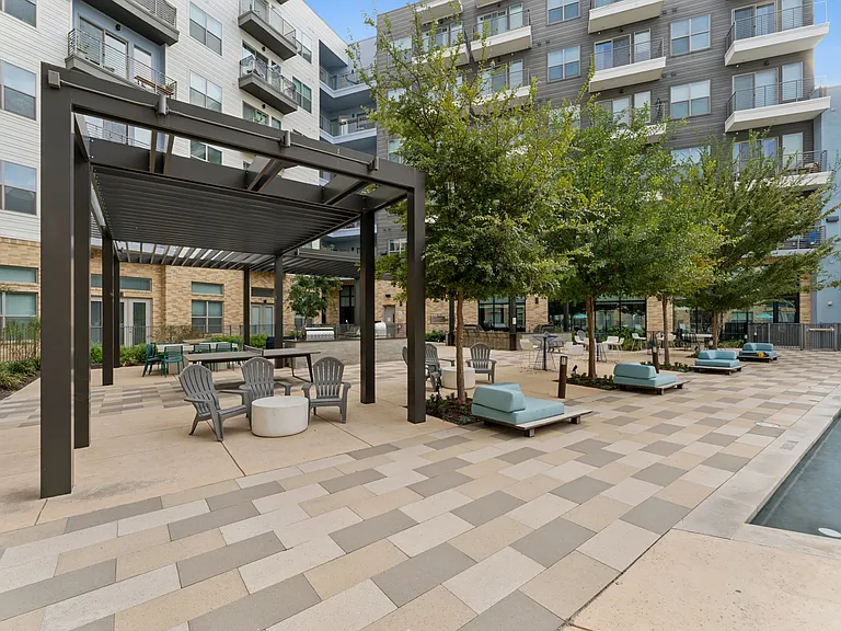 Heritage Plaza — Photo 8